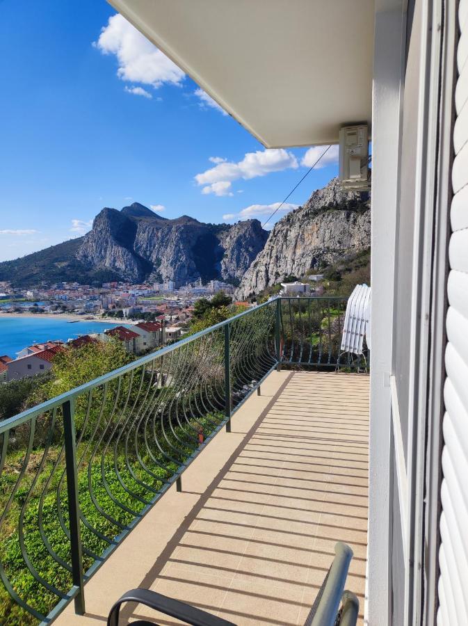 Apartment With 2 Balconies And Sea View Omiš Екстериор снимка