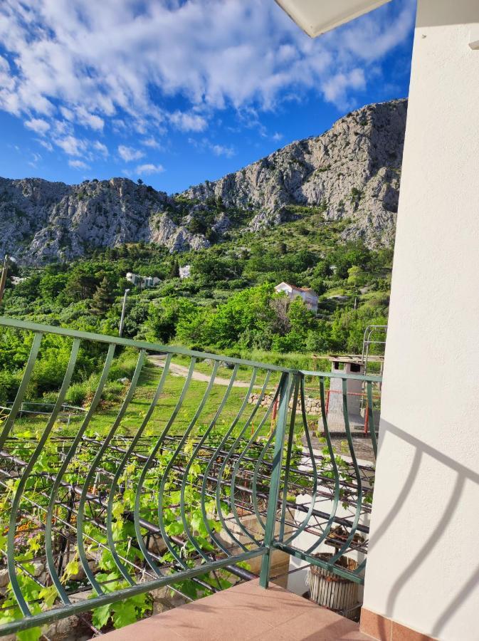 Apartment With 2 Balconies And Sea View Omiš Екстериор снимка