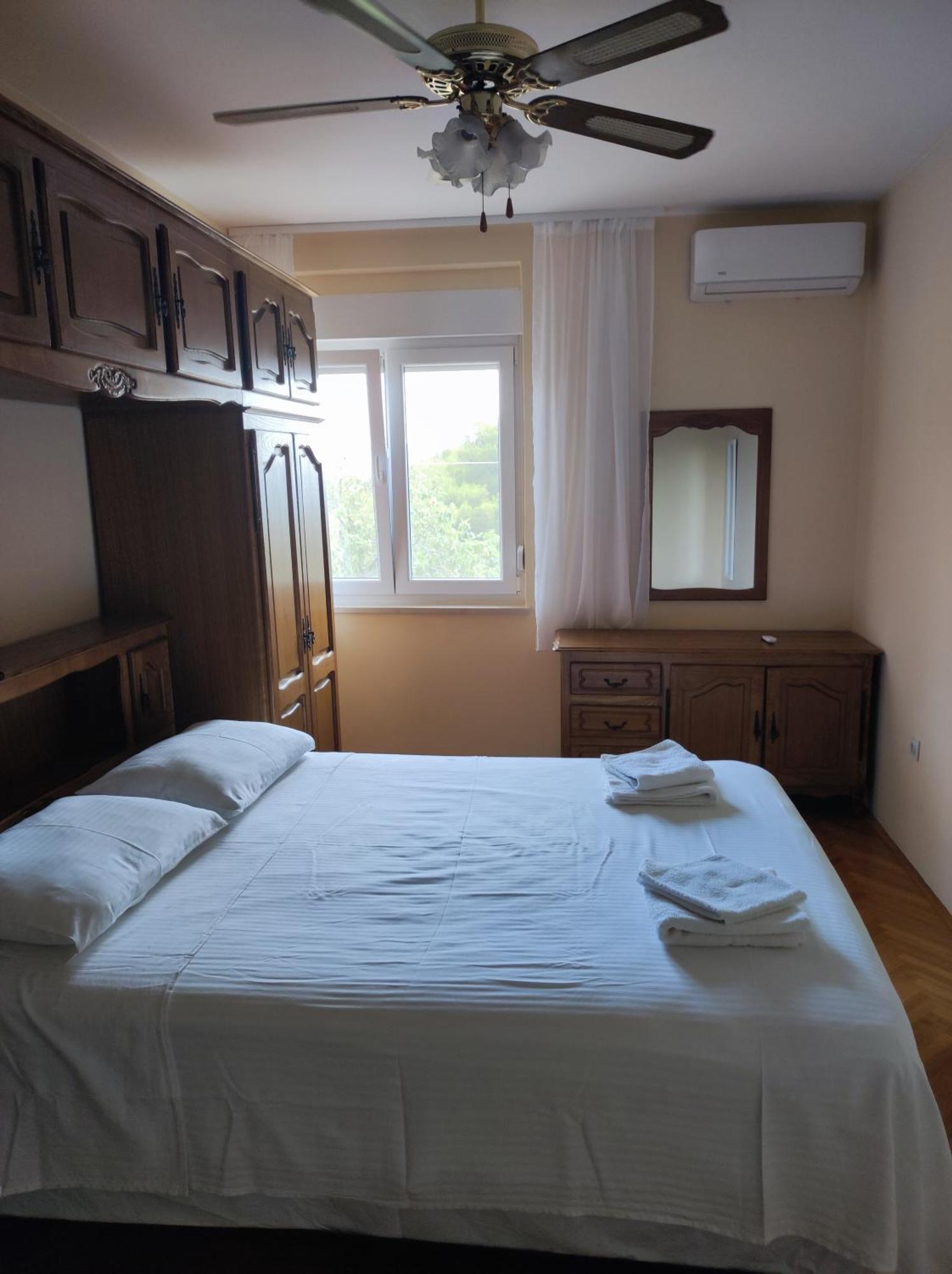 Apartment With 2 Balconies And Sea View Omiš Стая снимка