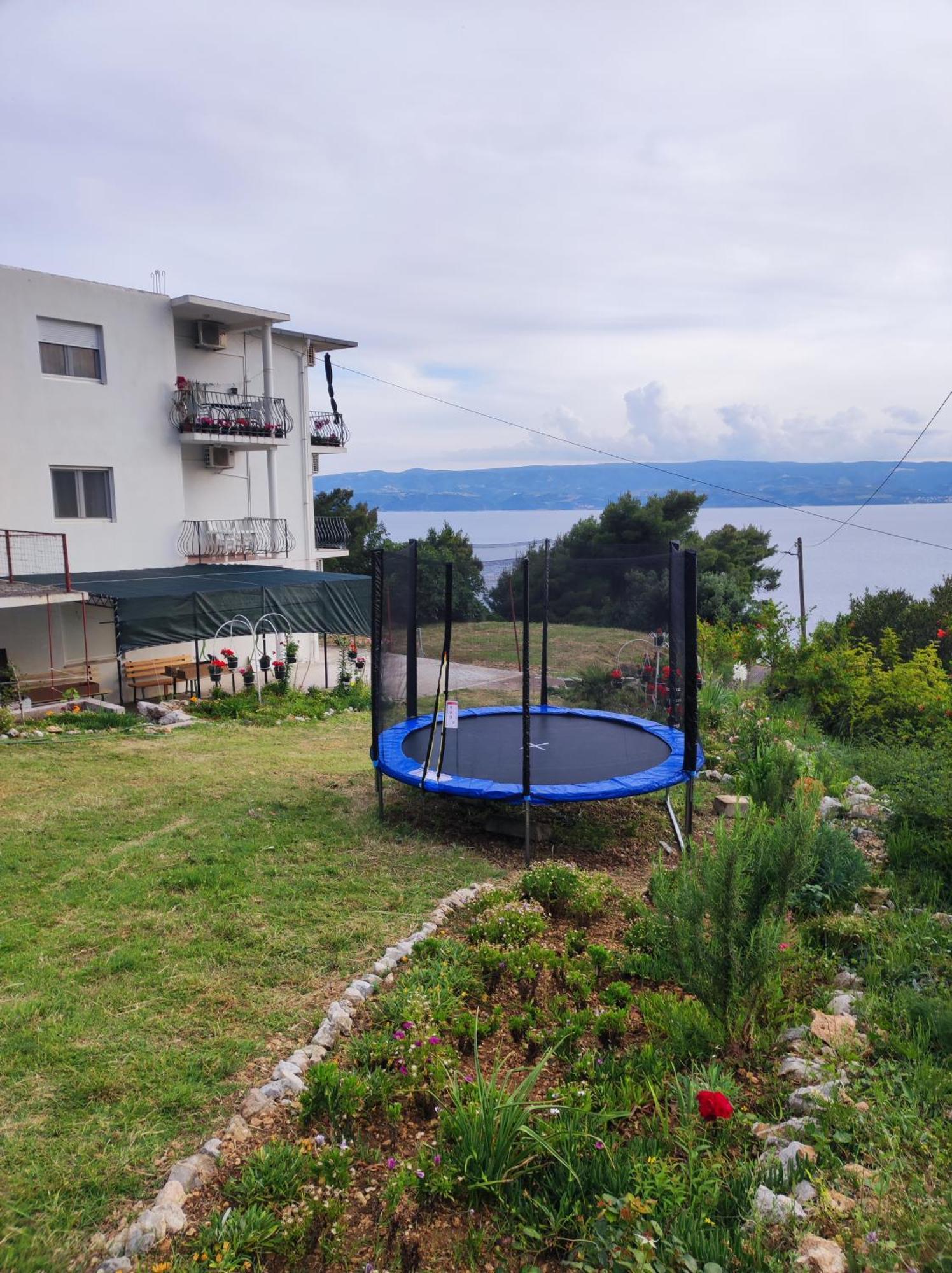 Apartment With 2 Balconies And Sea View Omiš Екстериор снимка