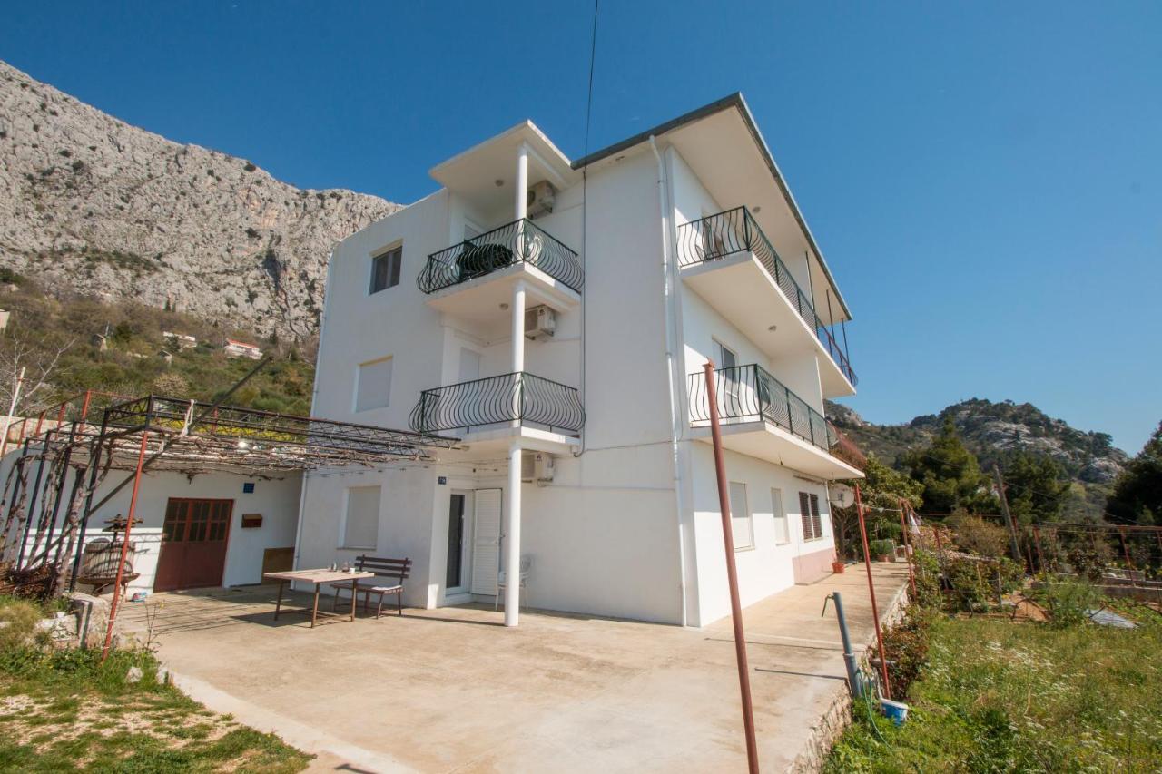 Apartment With 2 Balconies And Sea View Omiš Екстериор снимка